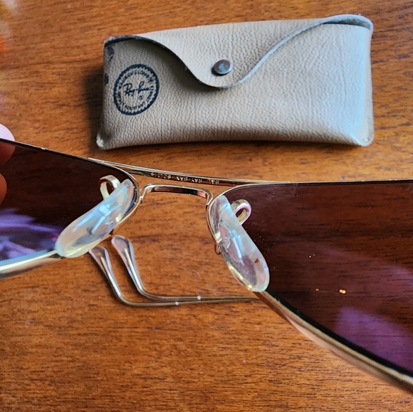 Vintage B&L RAY BAN Made In USA Gold Plated Aviator Sunglasses - Picture 2 of 5